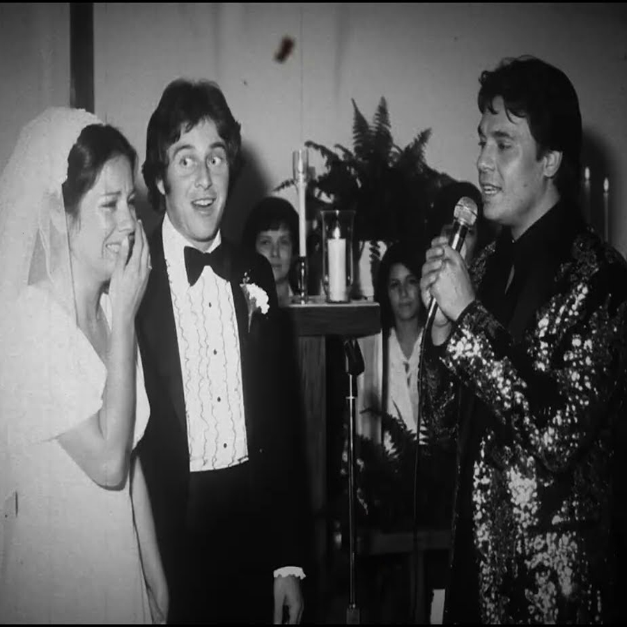 La Boda Más Barata de México — hasta que Juan Gabriel la Convirtió en el Recuerdo Más Caro de Todos…