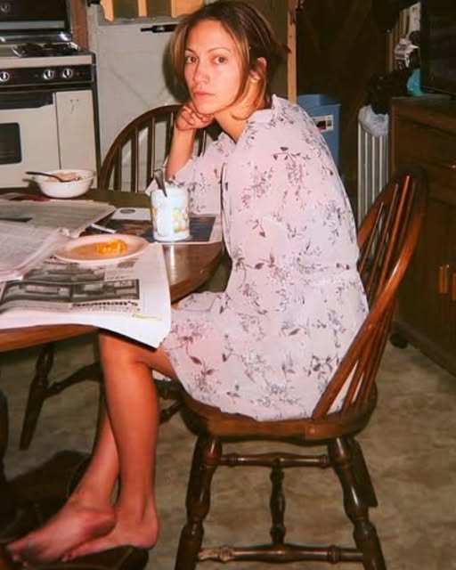 ¿Puedes reconocerla? Una rara foto de los años 90 muestra a una joven estrella de Hollywood antes de convertirse en una superestrella mundial.